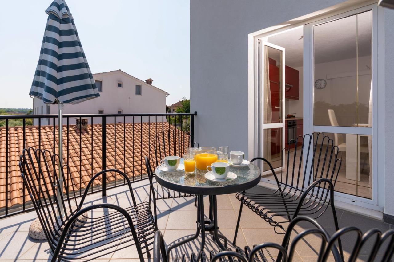 Apartments Oliva Poreč Exterior foto