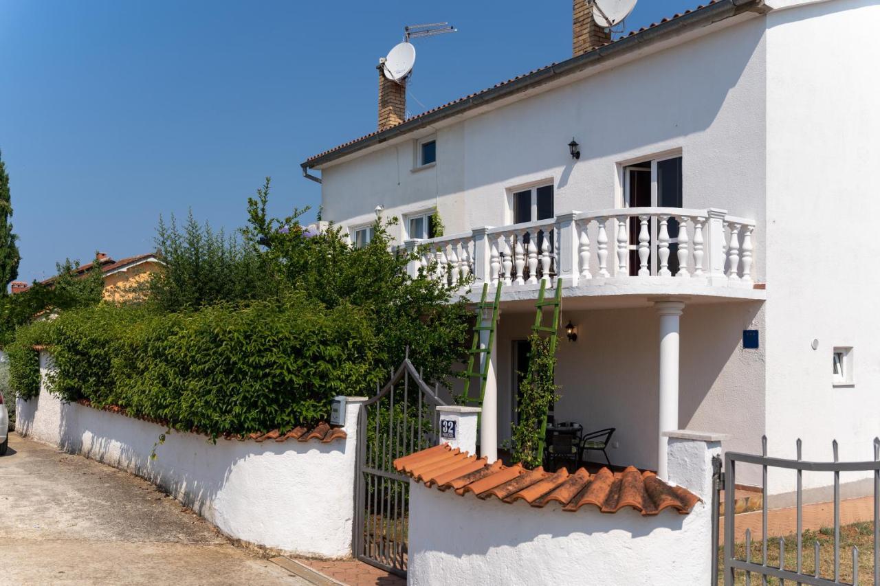 Apartments Oliva Poreč Exterior foto